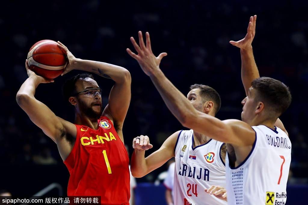 这个价签五年，我觉得客观上反映出，中国足协对中超未来五年的情况保持了相对低但也很客观的预期，现在的中超，拿到手的才是真金白银。